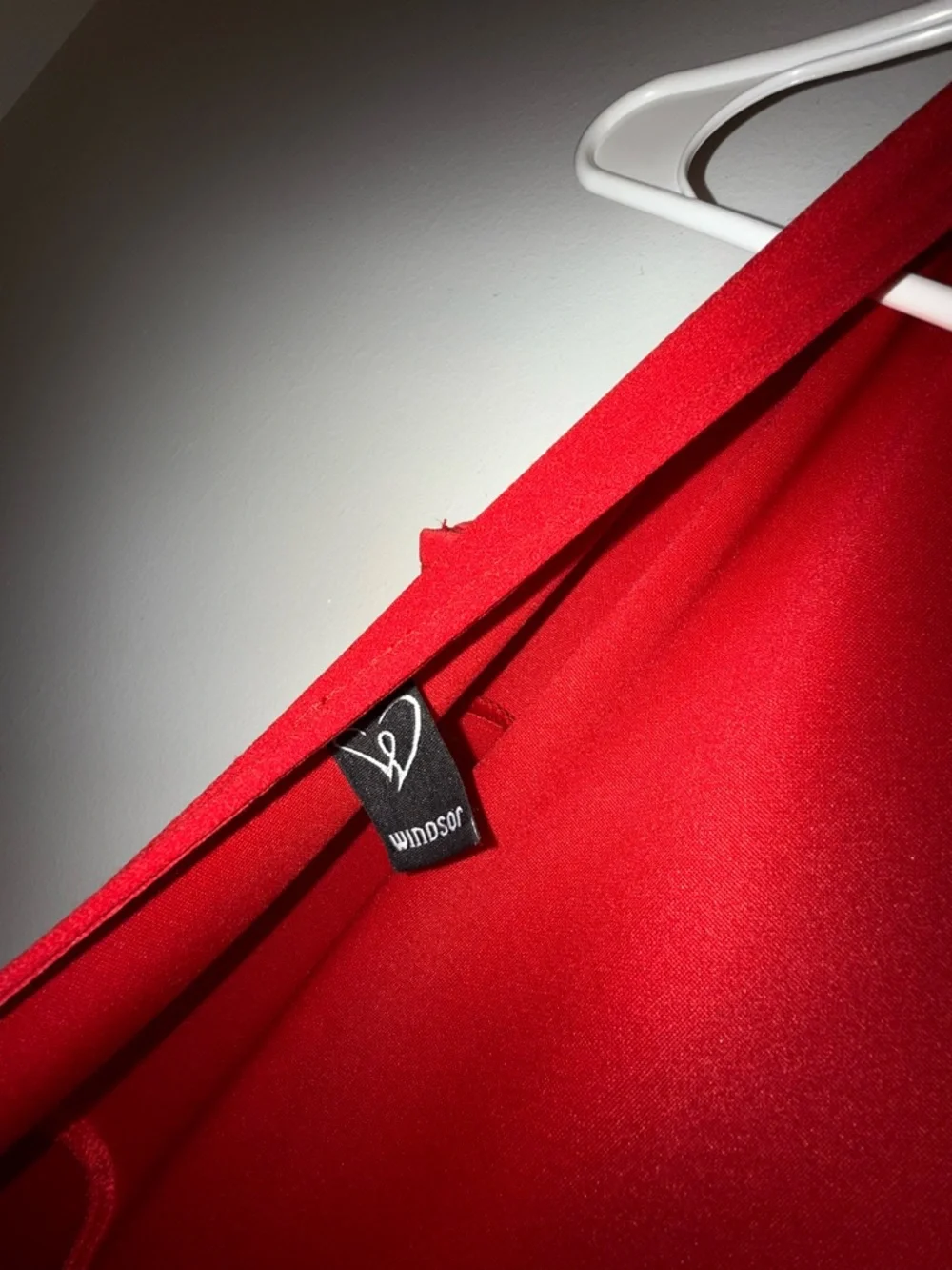 WINDSOR RED RUFFLE FORMAL DRESS - Picture 5 of 5